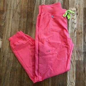 Figs Hot Coral scrub set